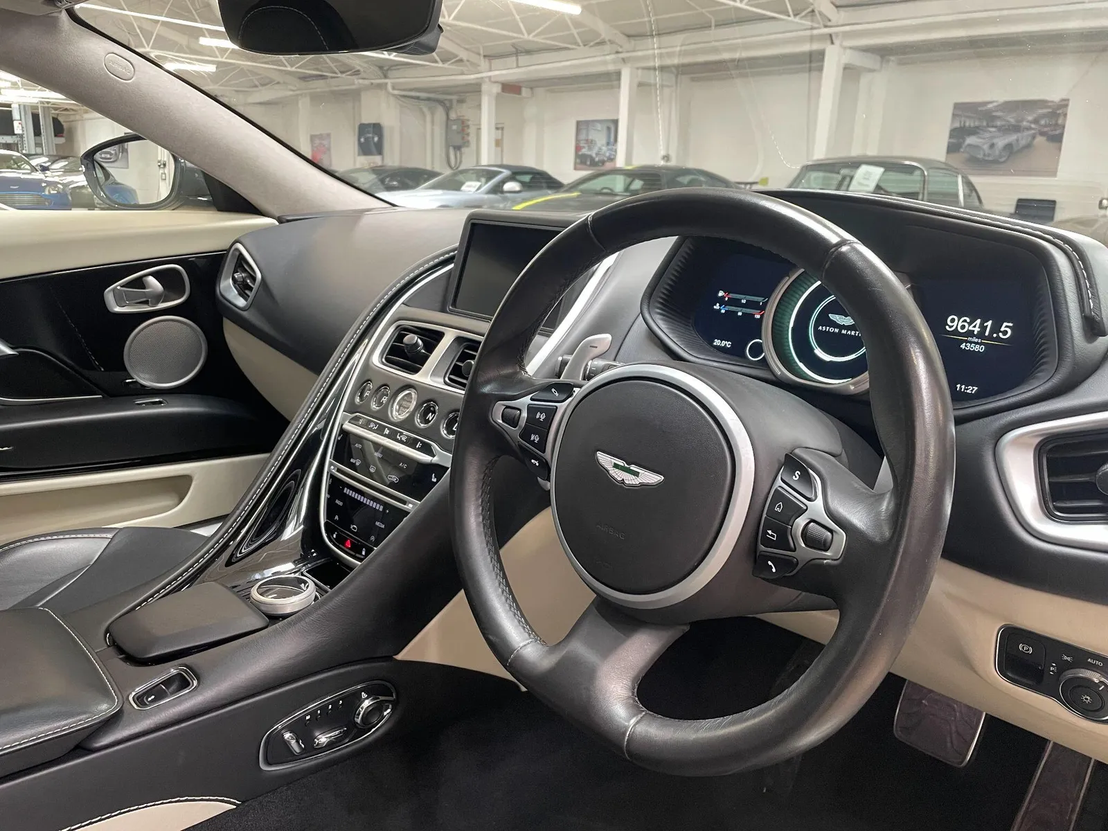 2019 Aston Martin DB11 V8 Xenon Grey photo 3