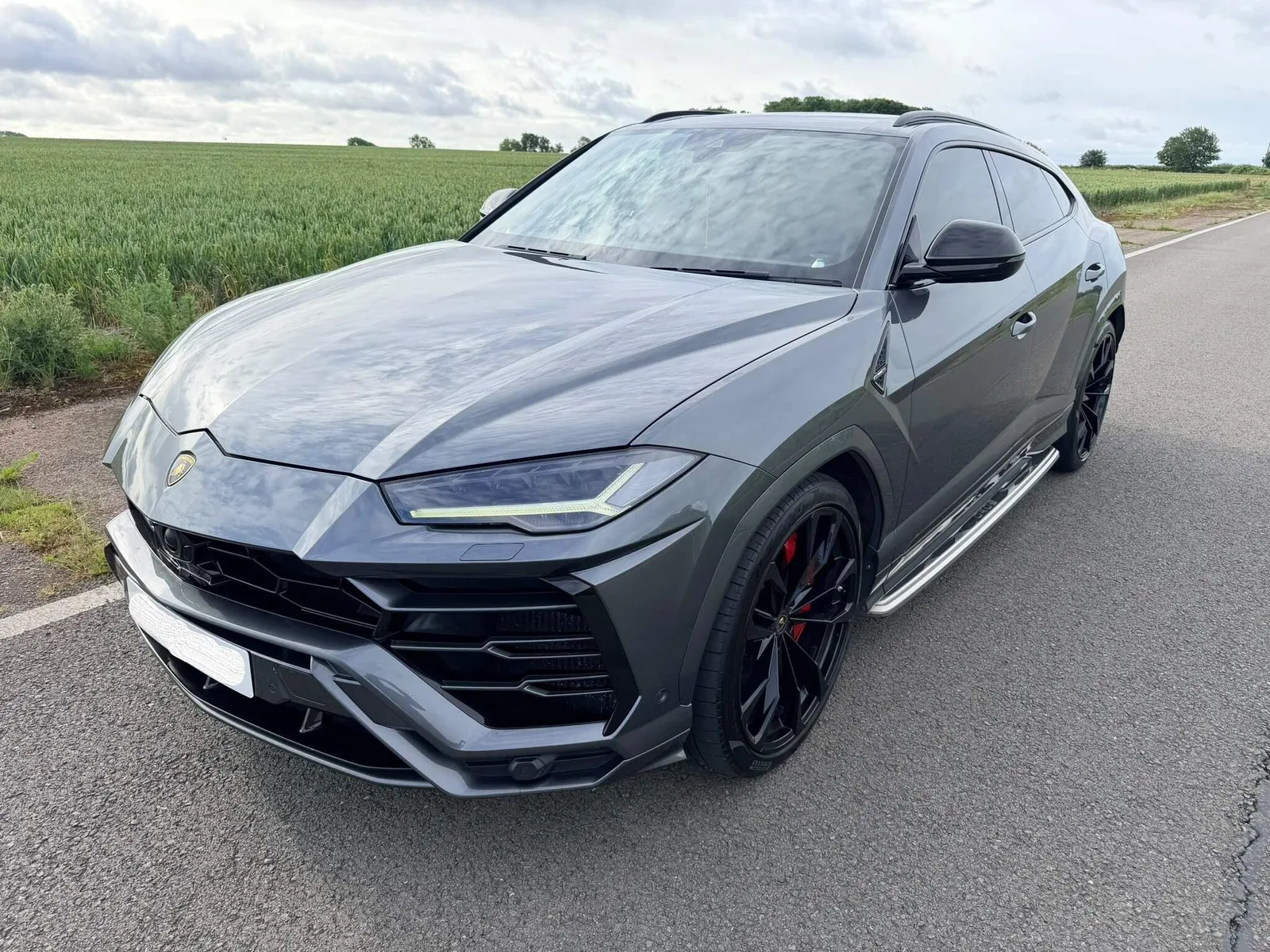 2019 Lamborghini Urus Grey photo 2
