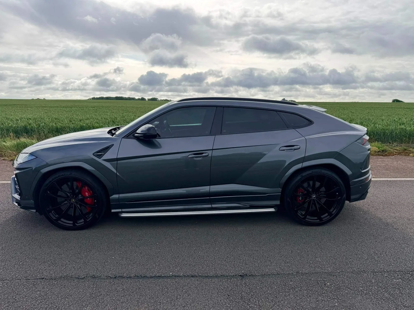 2019 Lamborghini Urus Grey photo 4