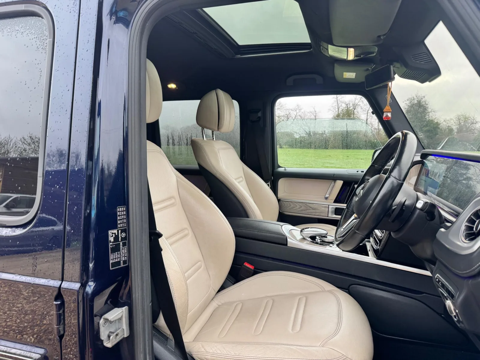 2019 Mercedes-Benz G350d AMG Line Premium photo 3