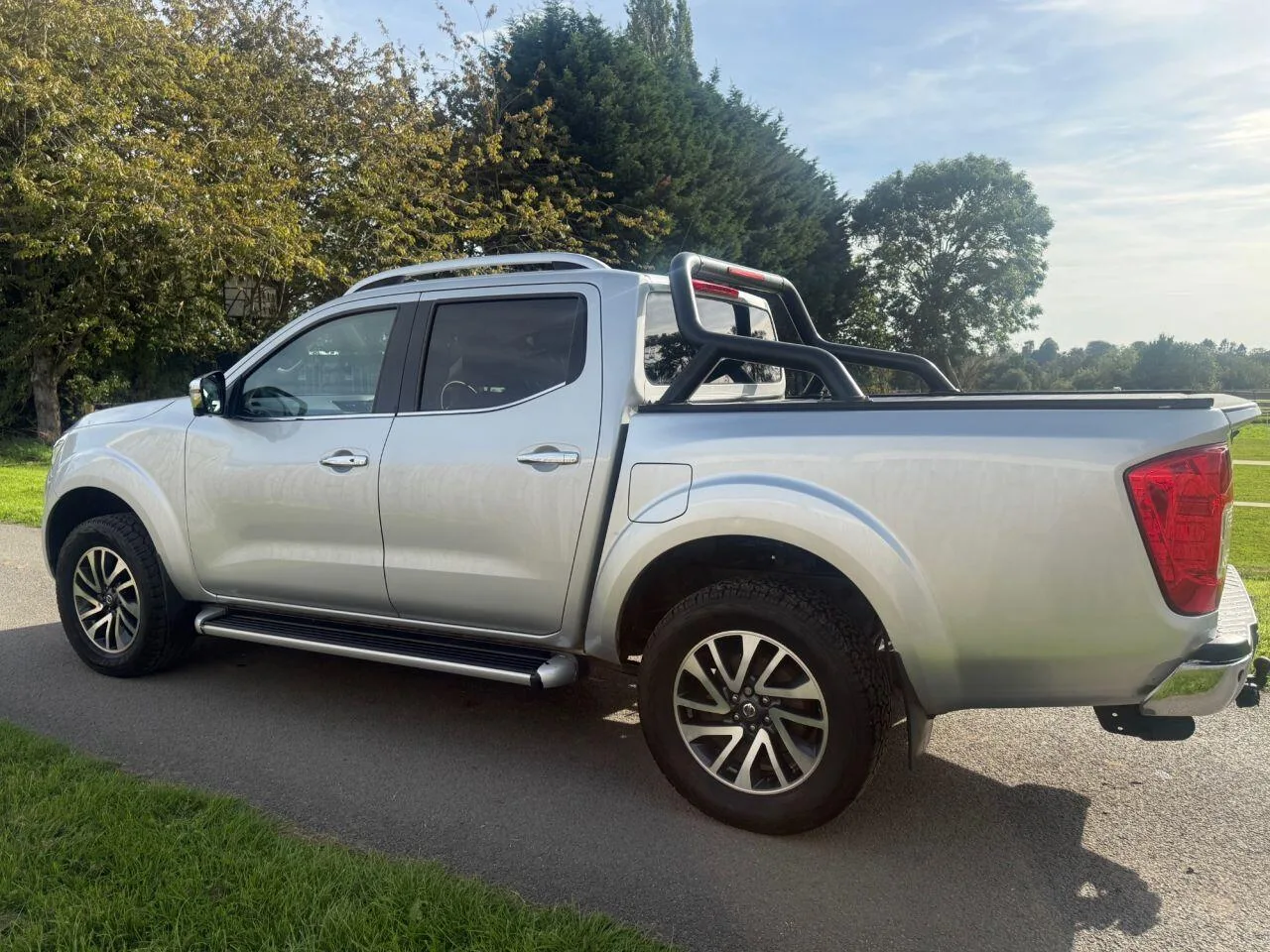 2019 Nissan Navara 2.3 dCi Tekna Auto Silver photo 3