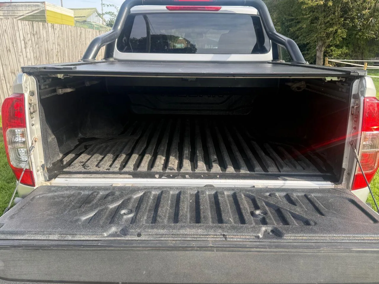 2019 Nissan Navara 2.3 dCi Tekna Auto Silver photo 5