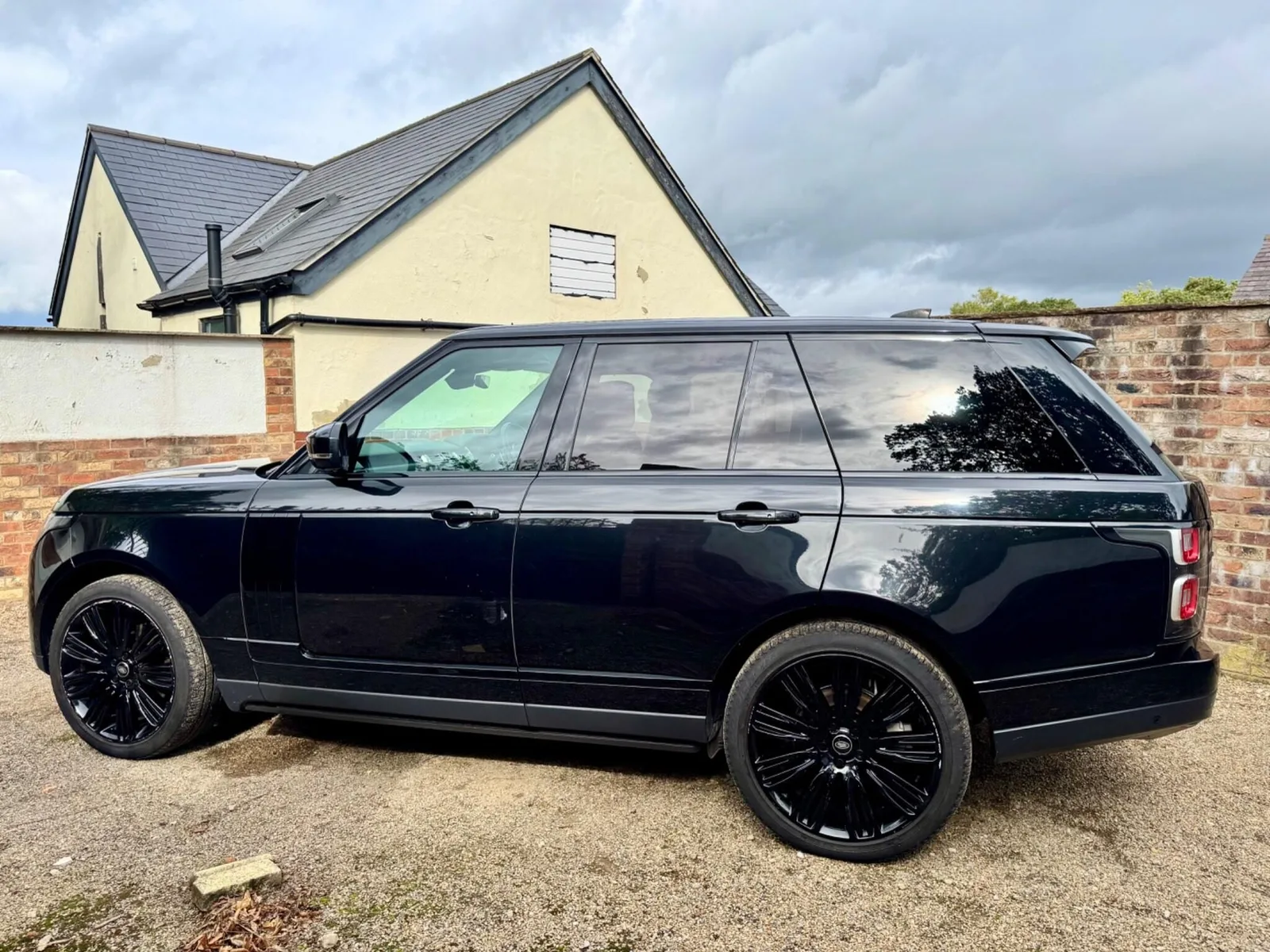 2019 Range Rover Autobiography SDV6 Black photo 3