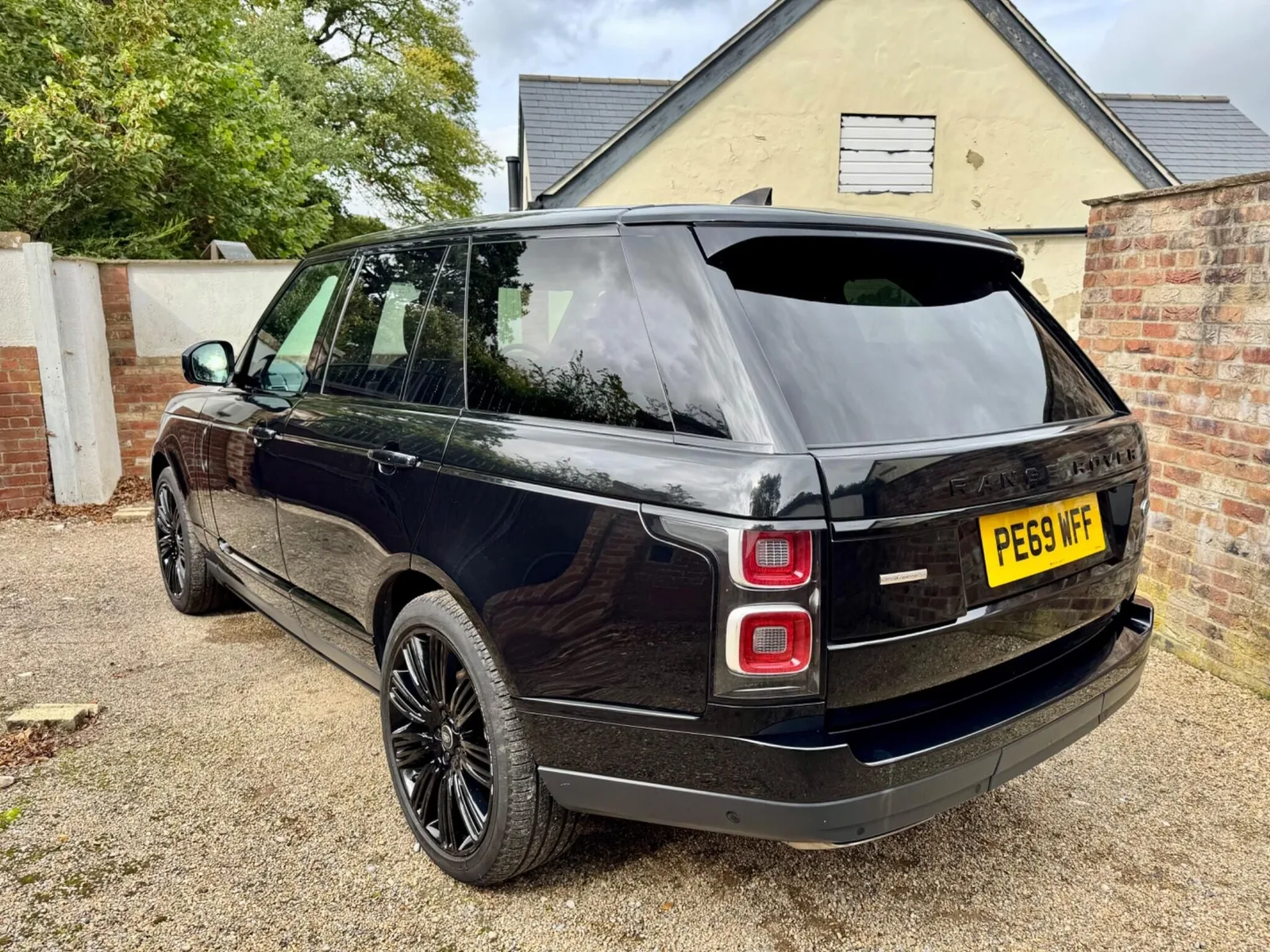 2019 Range Rover Autobiography SDV6 Black photo 4