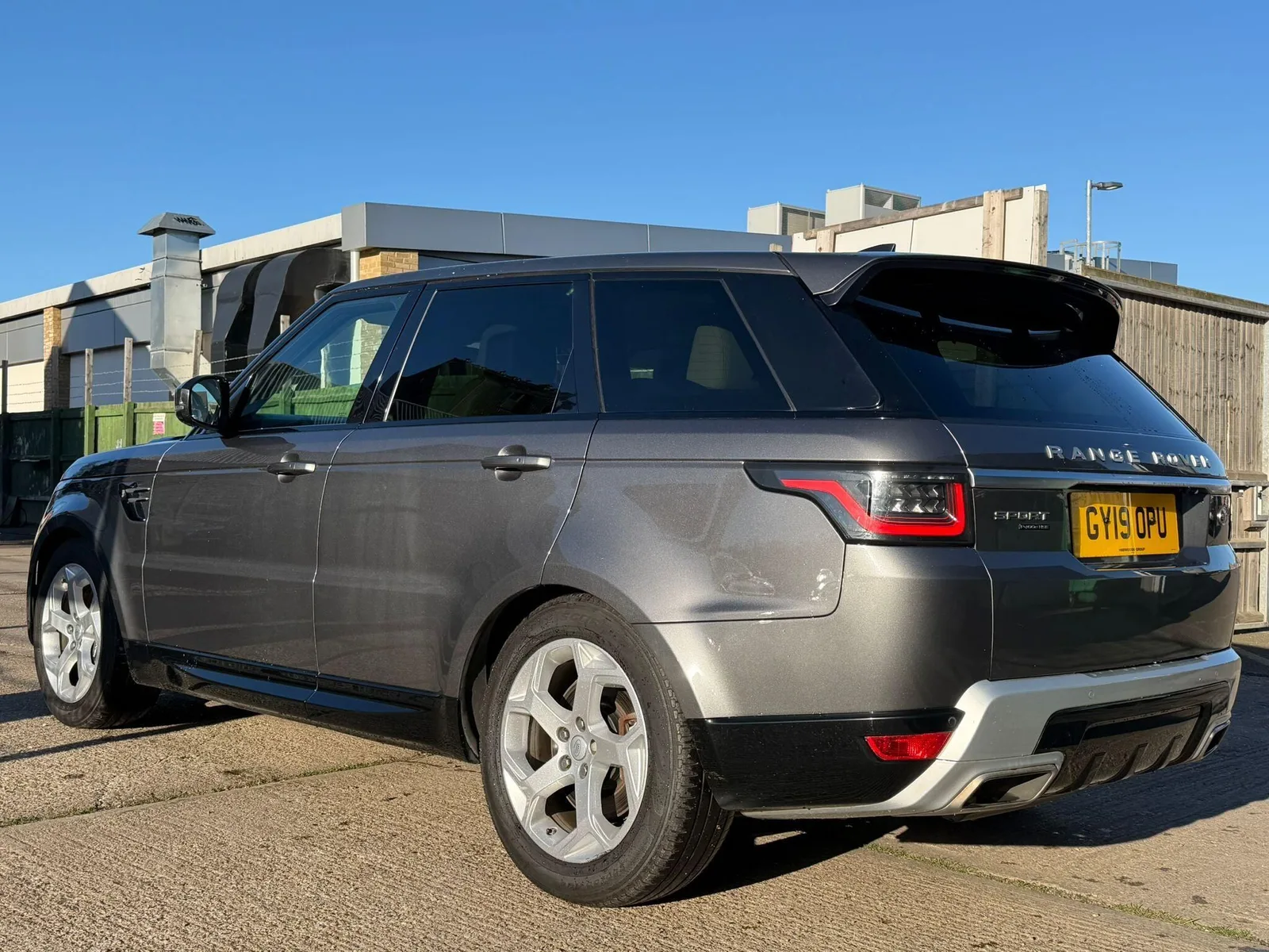 2019 Range Rover Sport P400e HSE Grey photo 4