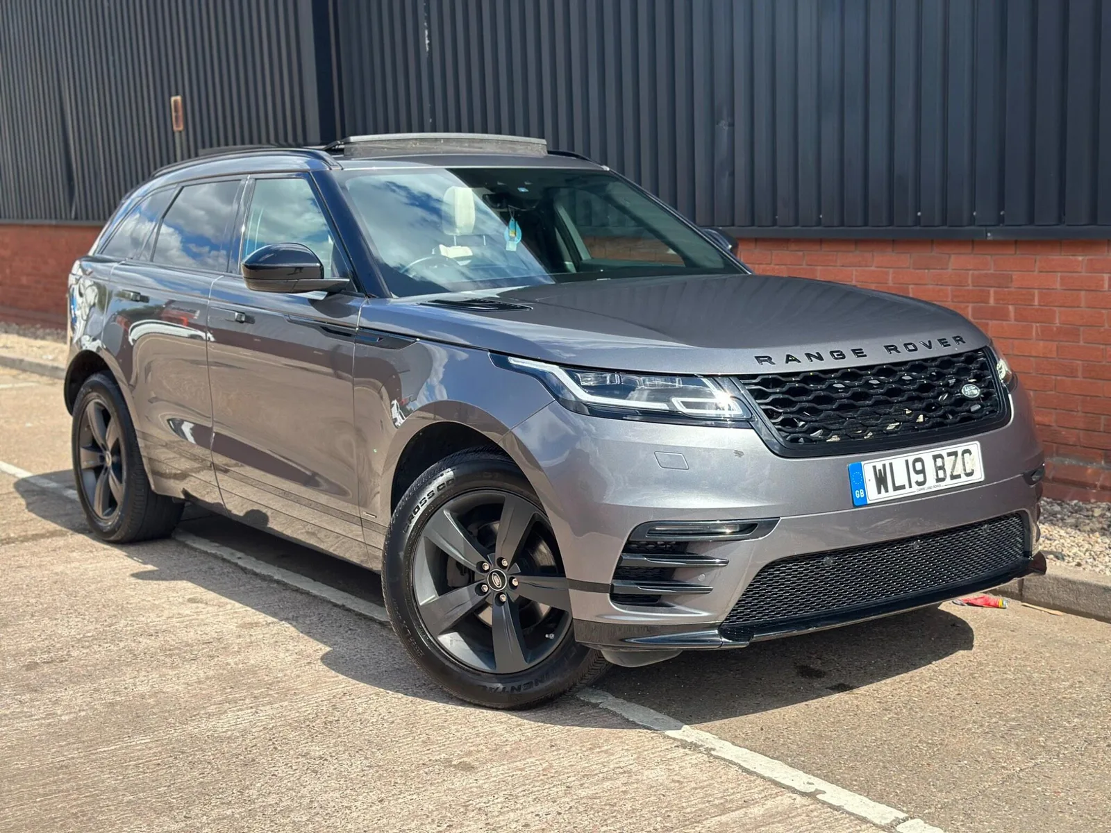 2019 Range Rover Velar D180 R-Dynamic S Grey