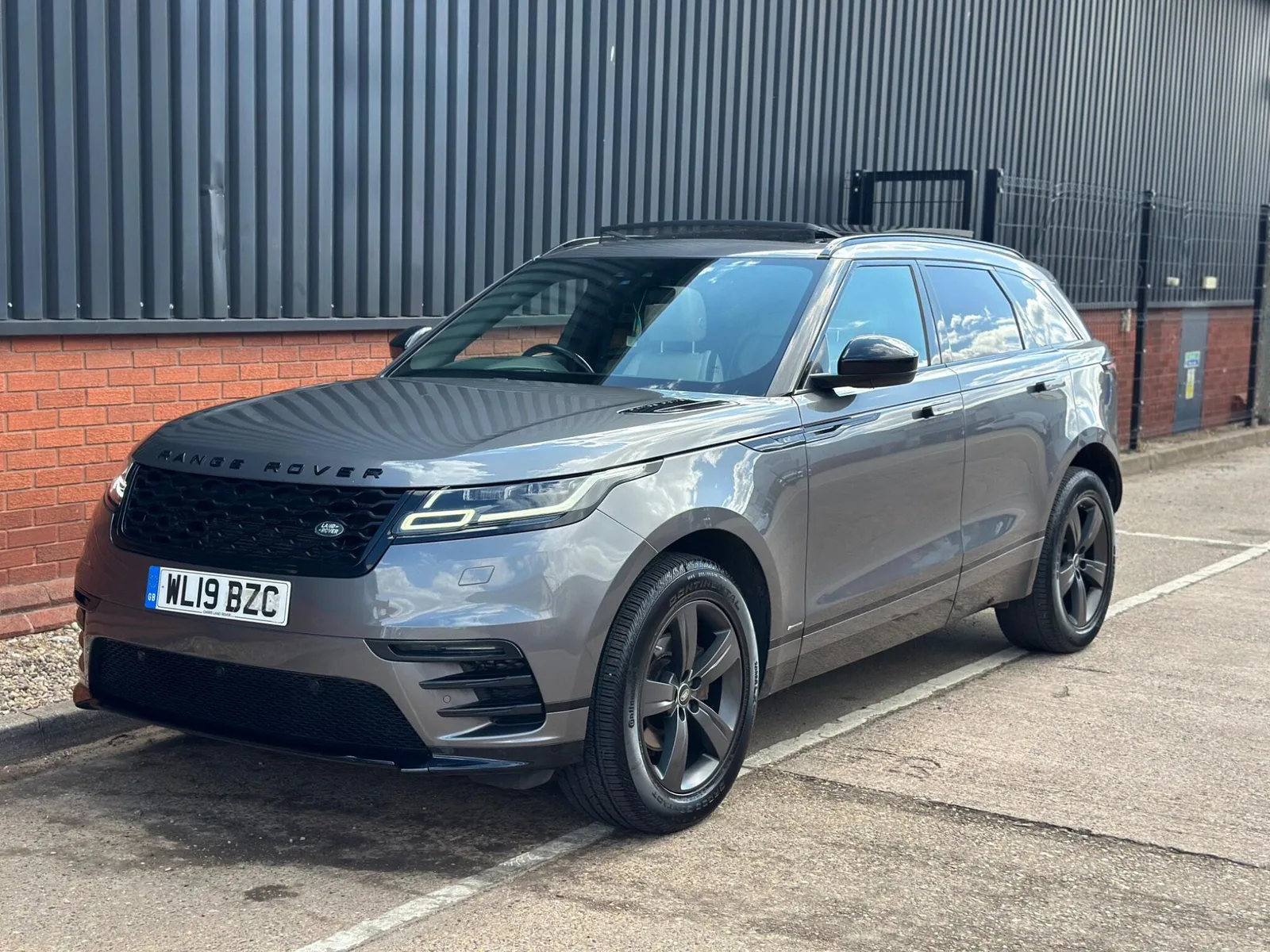 2019 Range Rover Velar D180 R-Dynamic S Grey photo 3