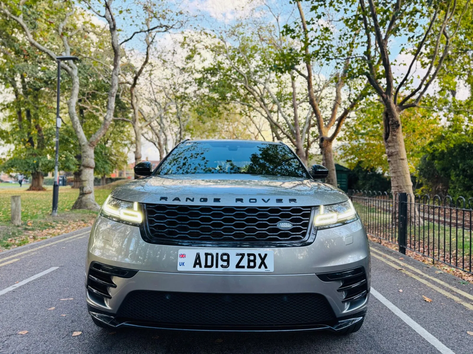 2019 Range Rover Velar D180 R-Dynamic S Silver photo 2
