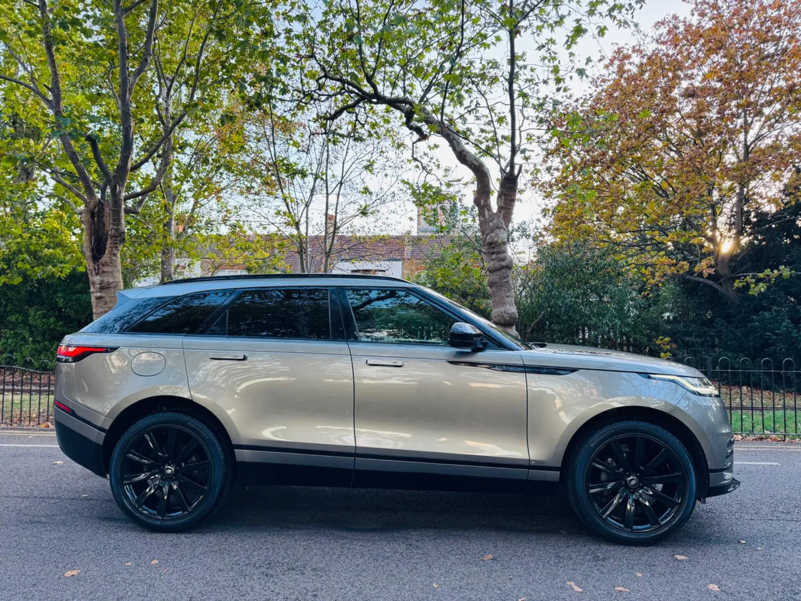2019 Range Rover Velar D180 R-Dynamic S Silver photo 4