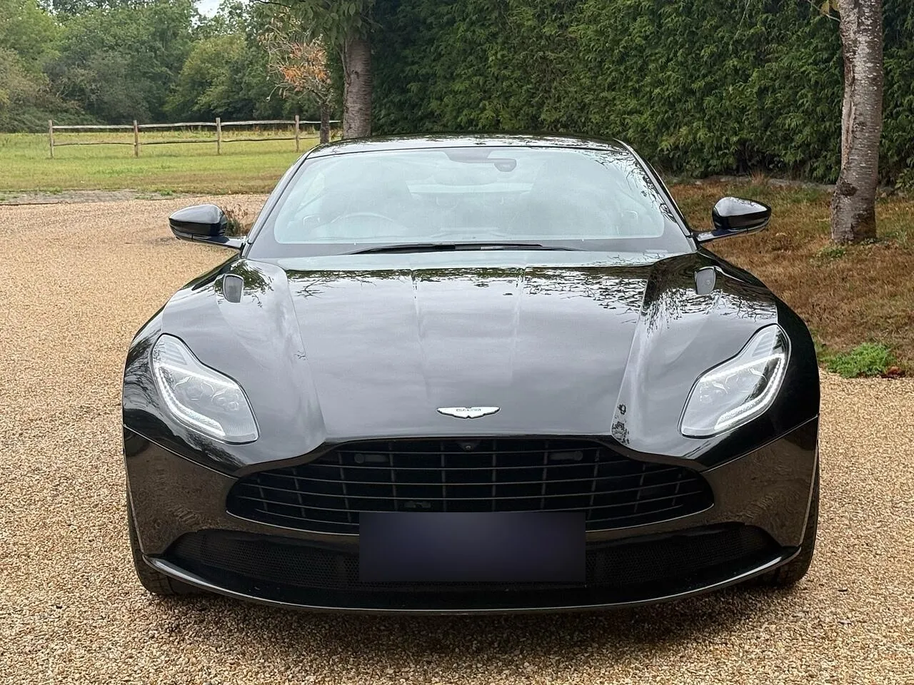 2020 Aston Martin DB11 V8 Black photo 3