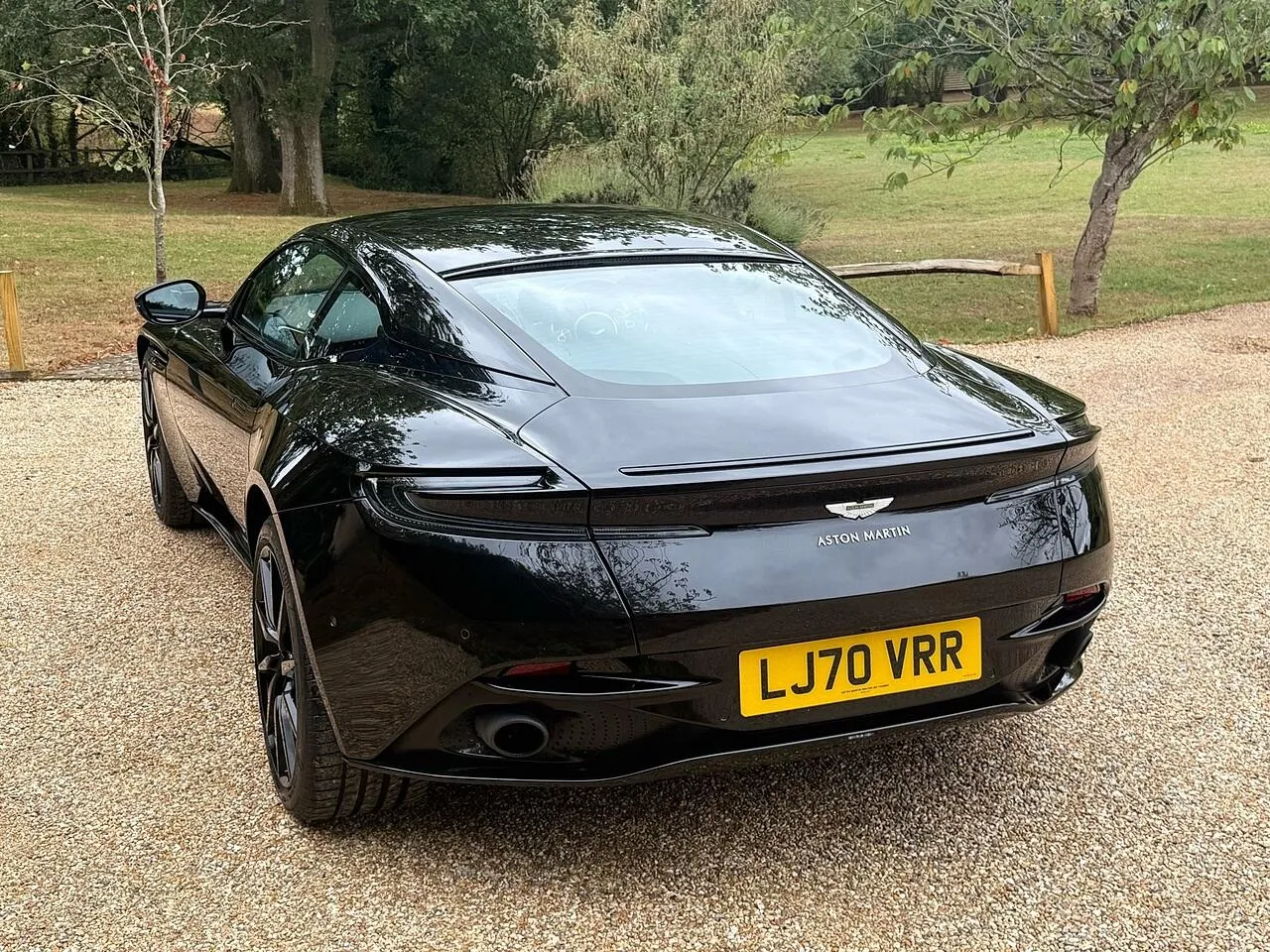2020 Aston Martin DB11 V8 Black photo 5