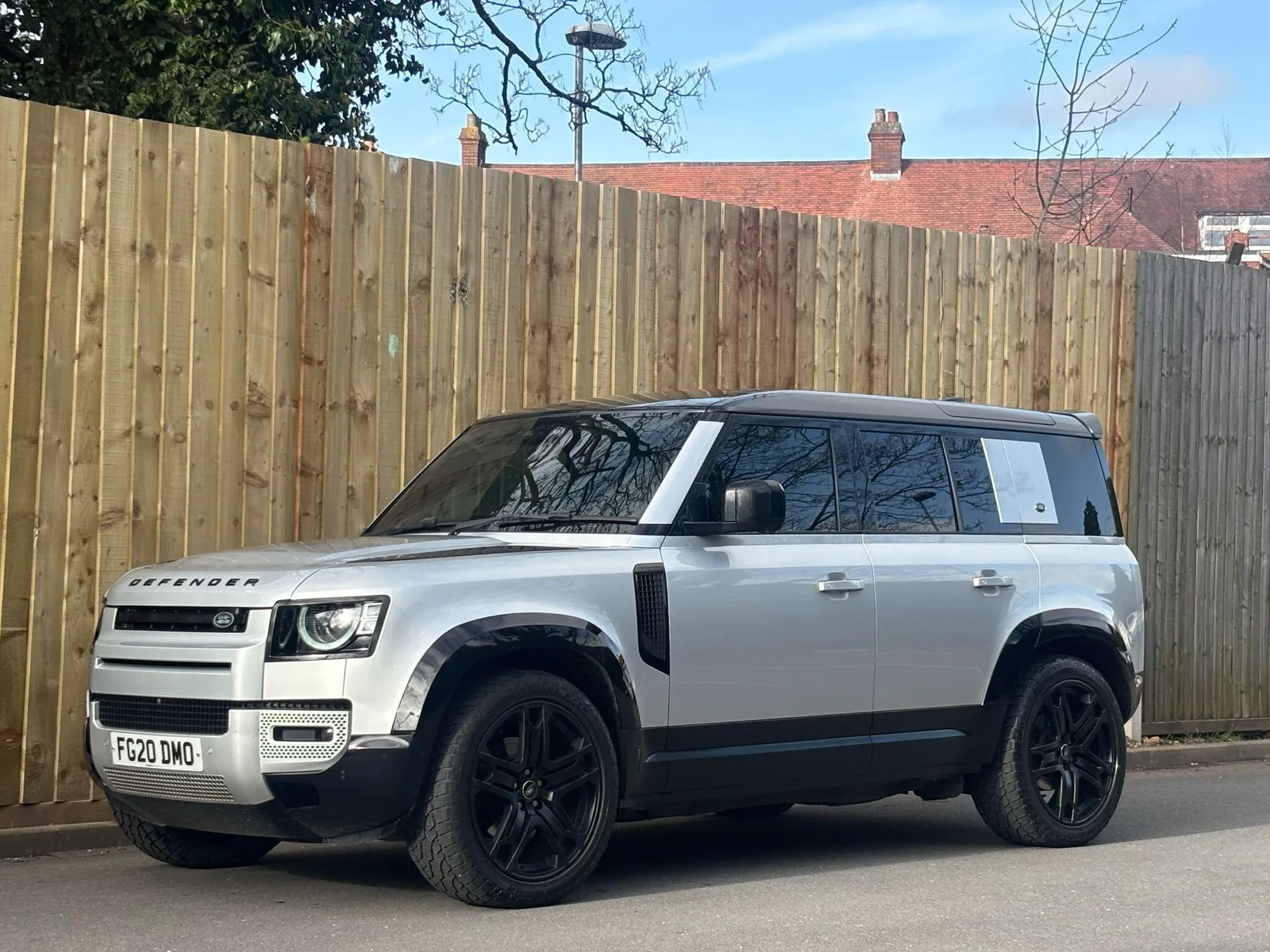 2020 Land Rover Defender 110 SD4 First Edition Silver photo 2