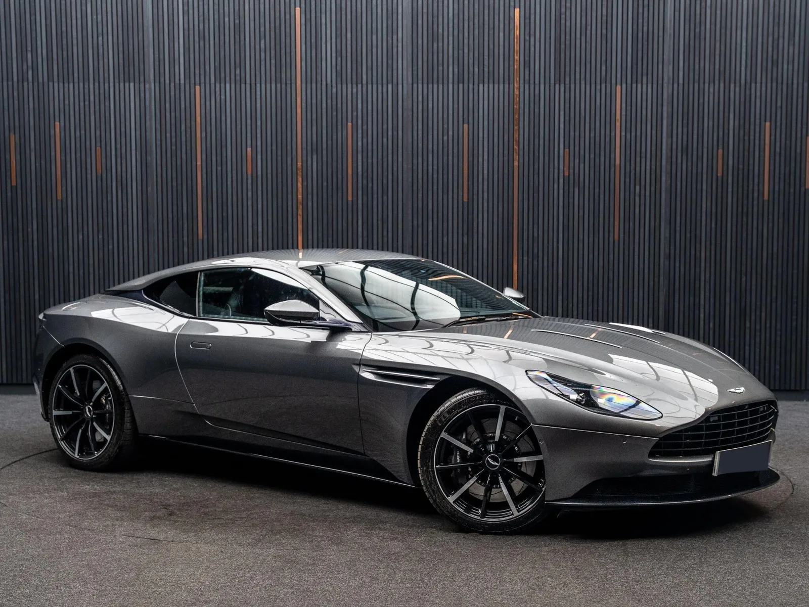2022 Aston Martin DB11 V12 Magnetic Silver