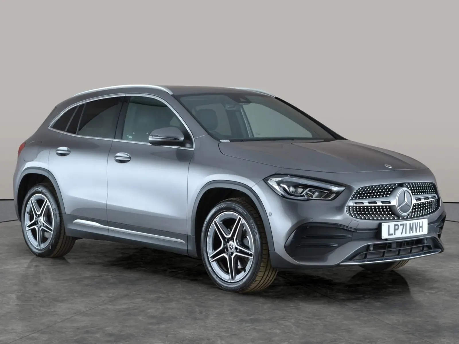 2022 Mercedes-Benz GLA 250e Exclusive Edition photo 2