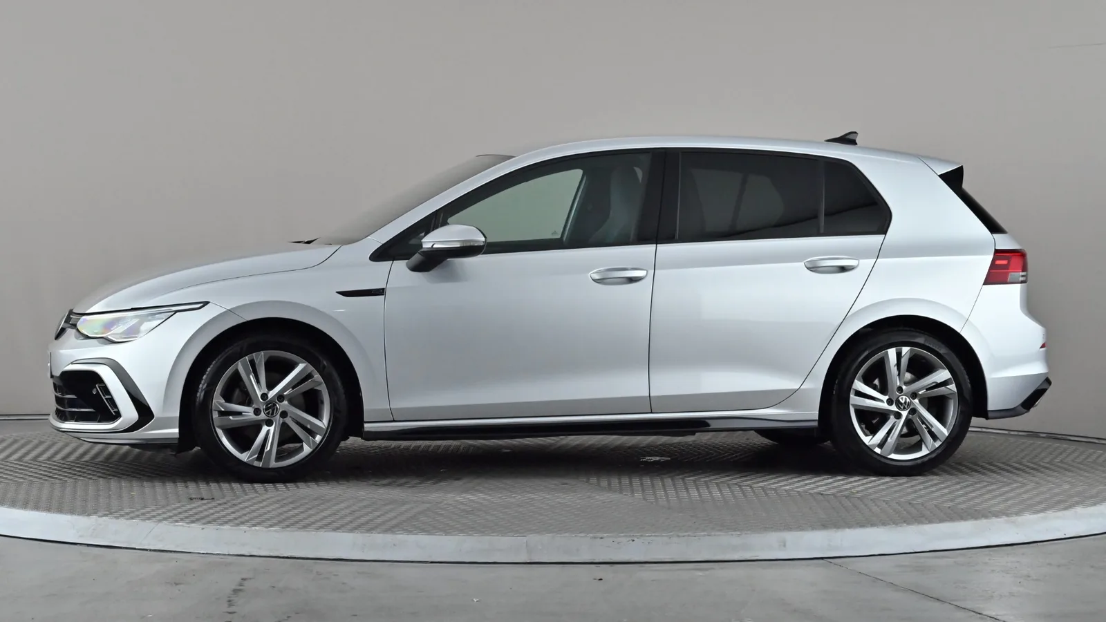 2022 Volkswagen Golf 1.5 eTSI R-Line photo 3